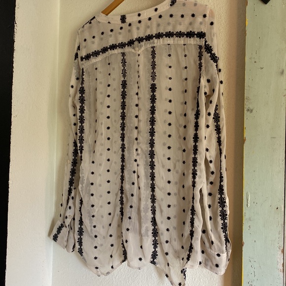 Sheer black and cream top - Picture 5 of 6